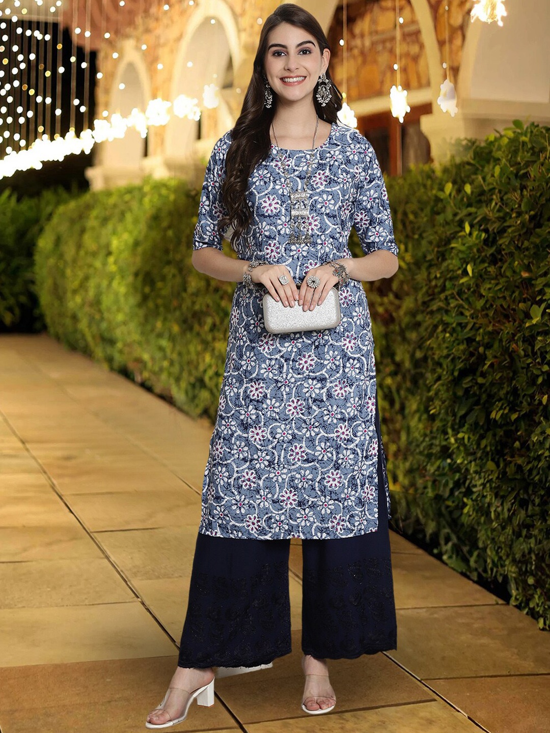 

7Threads Floral Printed Round Neck Straight Kurta, Blue