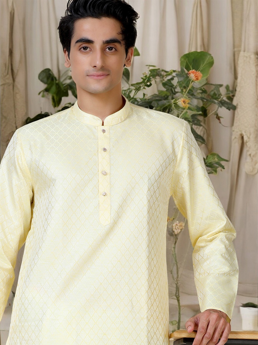 

TATTVA Ethnic Motifs Woven Design Mandarin Collar Zari Straight Kurta, Yellow