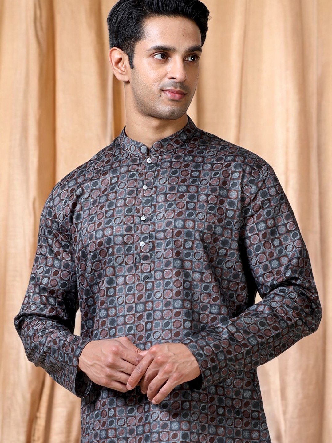 

TATTVA Ethnic Motifs Mandarin Collar Kurta, Black