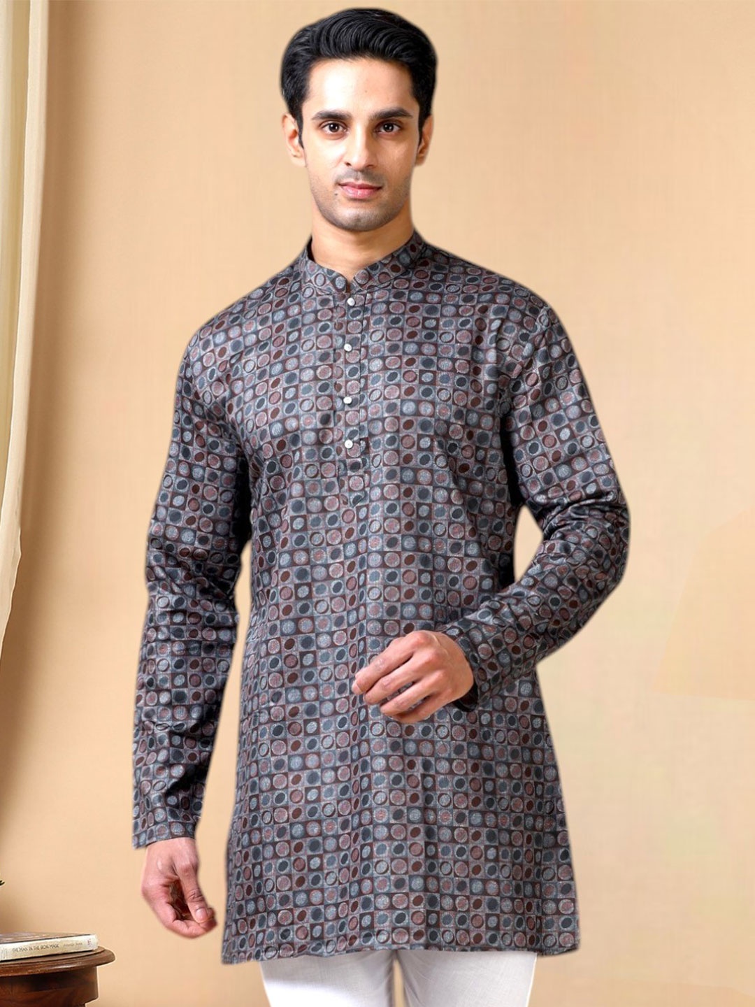 

TATTVA Ethnic Motifs Mandarin Collar Kurta, Black