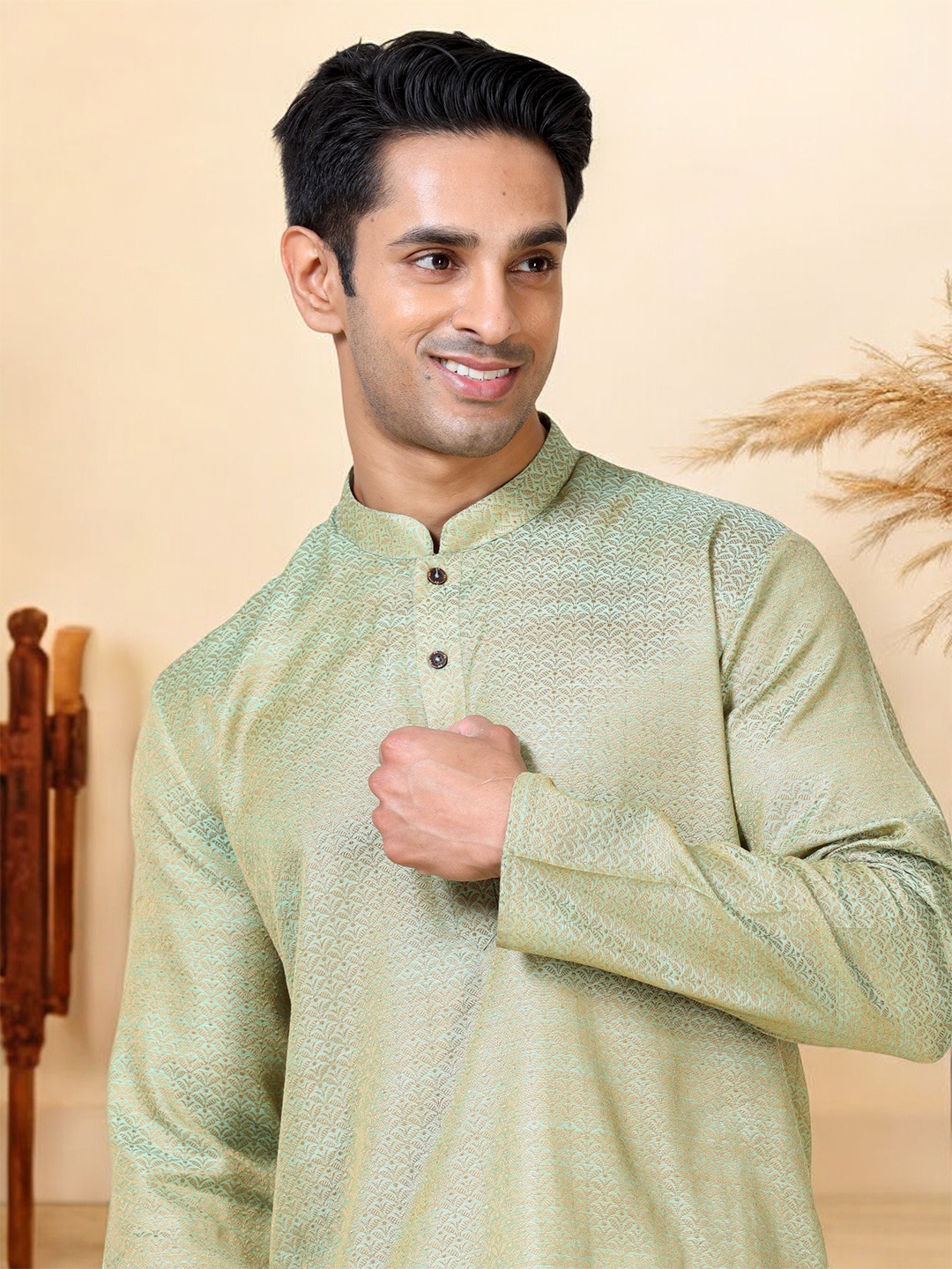 

TATTVA Woven Design Mandarin Collar Straight Kurta, Green