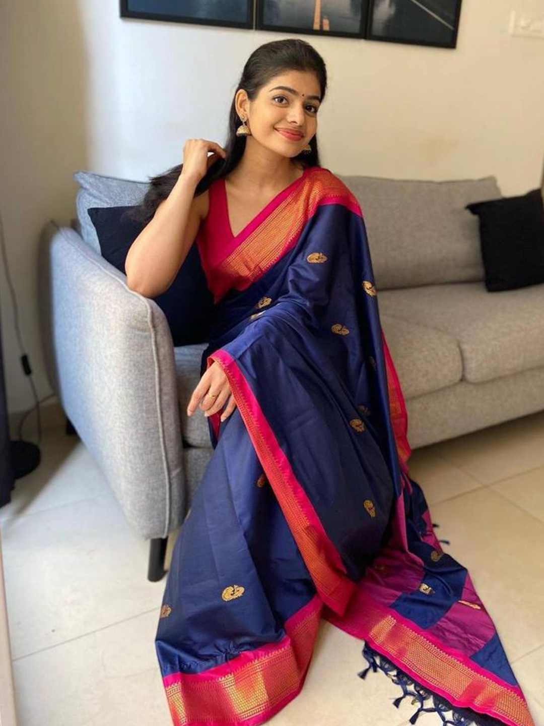 

bansari textiles Ethnic Motifs Woven Design Zari Pure Silk Kanjeevaram Saree, Blue