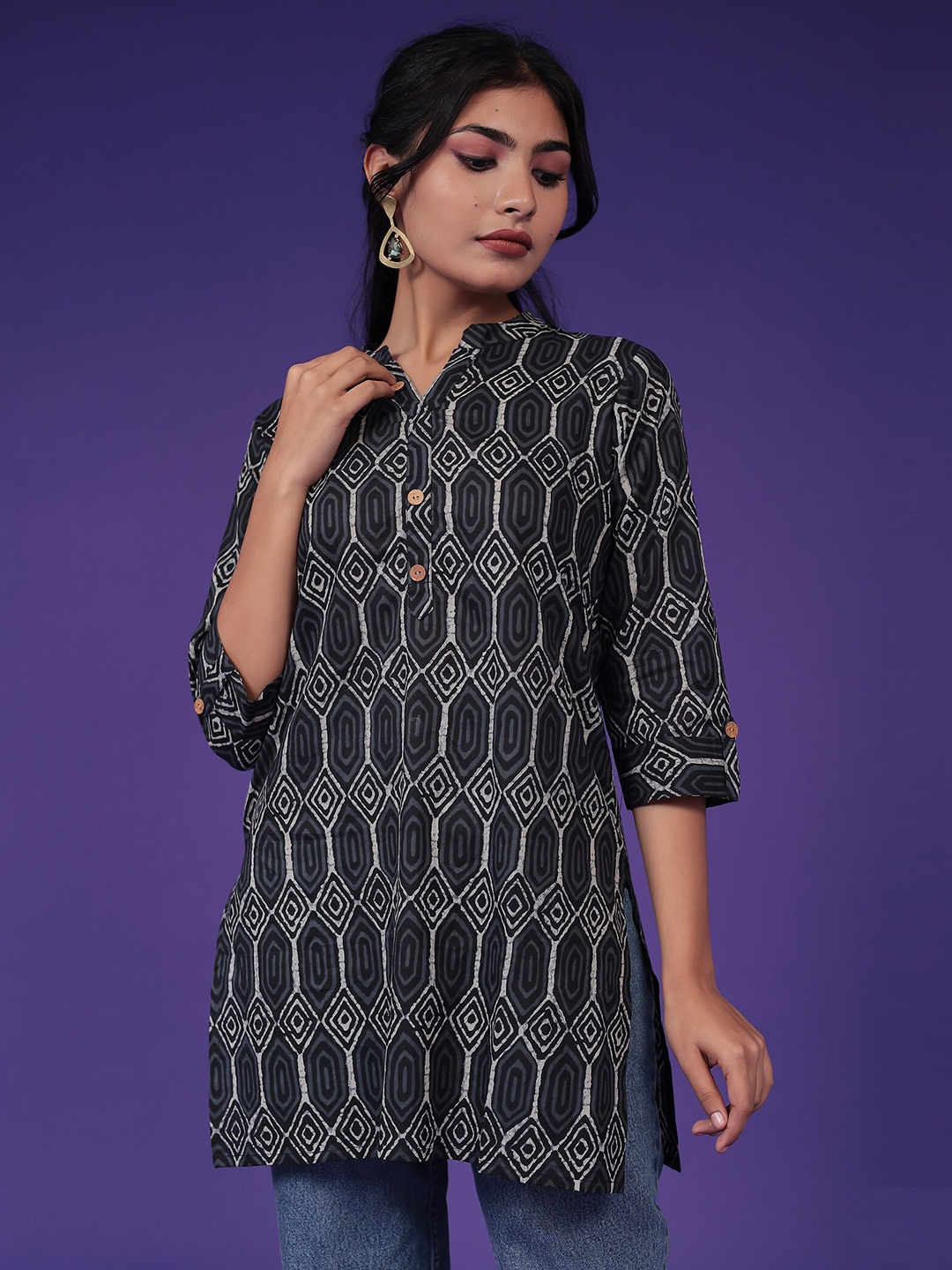 

ZARI Mandarin Collar Printed Ethnic Tunic, Black