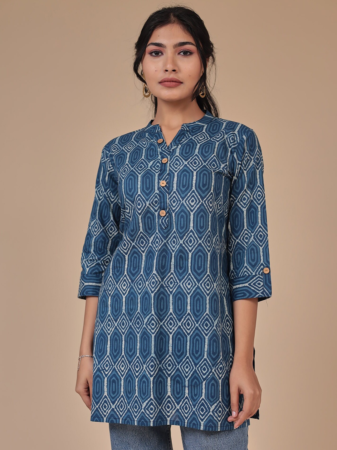 

ZARI Geometric Printed Mandarin Collar Pure Cotton Kurti, Blue