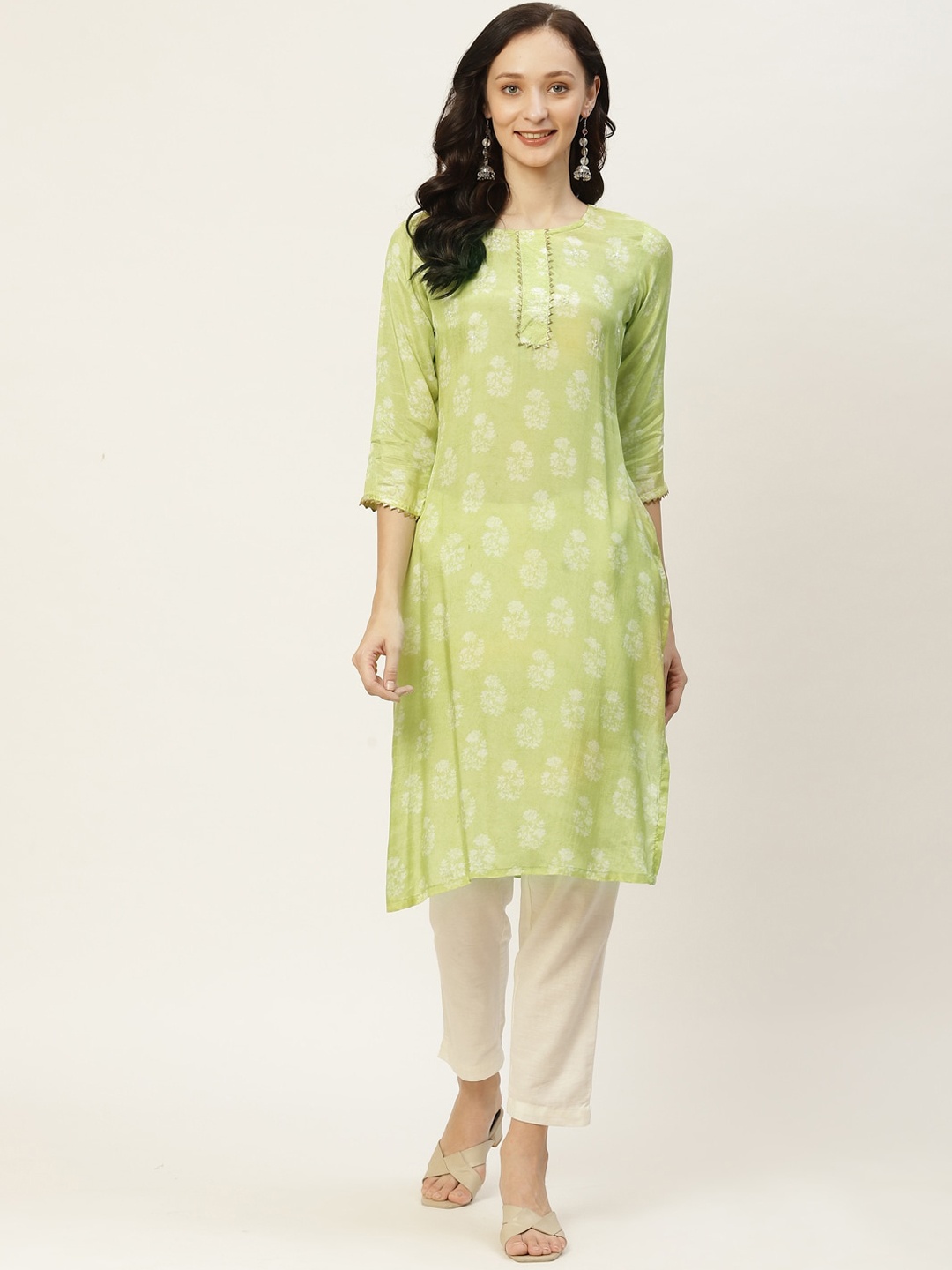 

Saanjh Floral Printed Round Neck Regular Gotta Patti Indie Prints Straight Kurta, Green