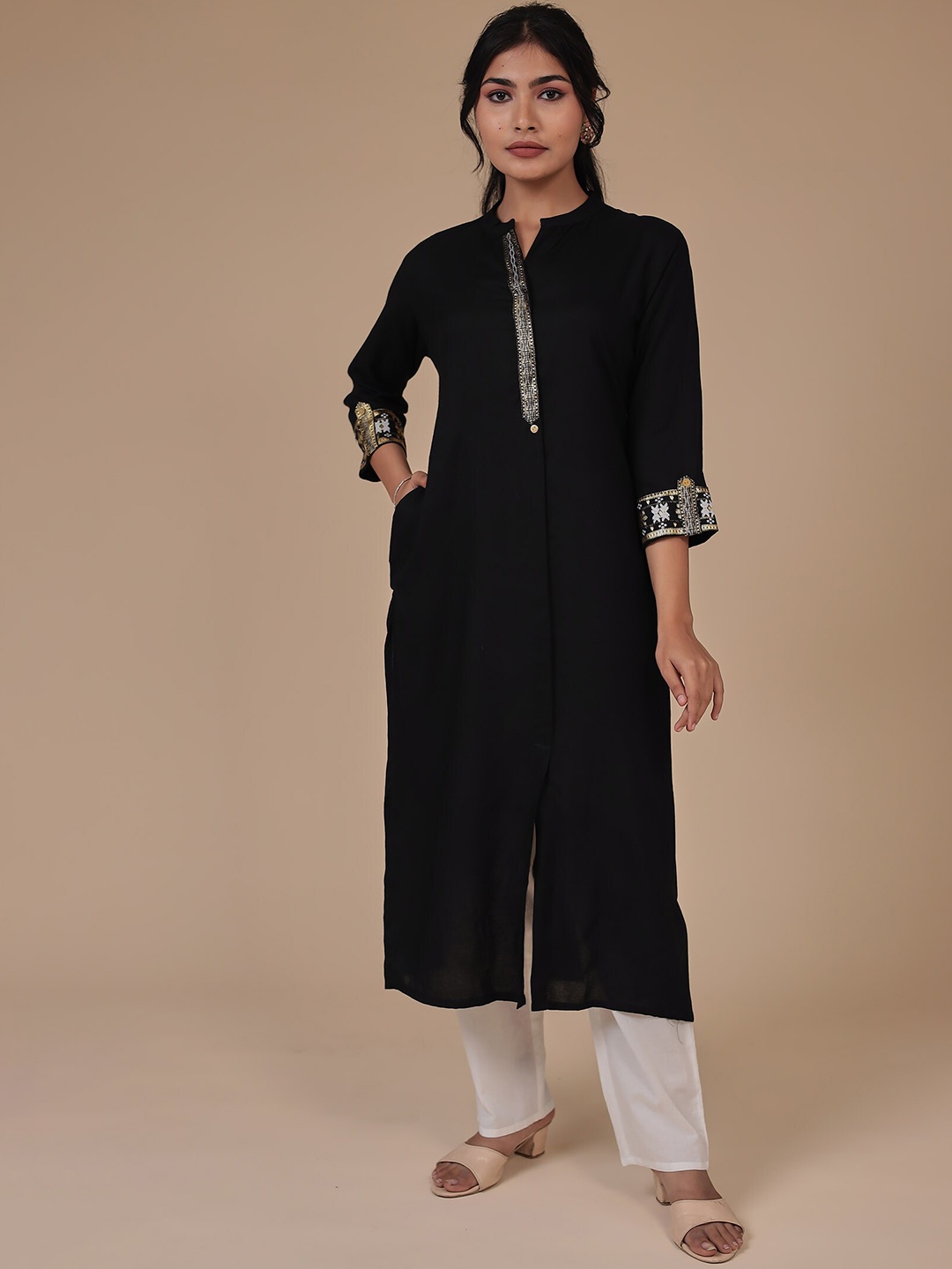 

ZARI Mandarin Collar Thread Work Straight Kurta, Black