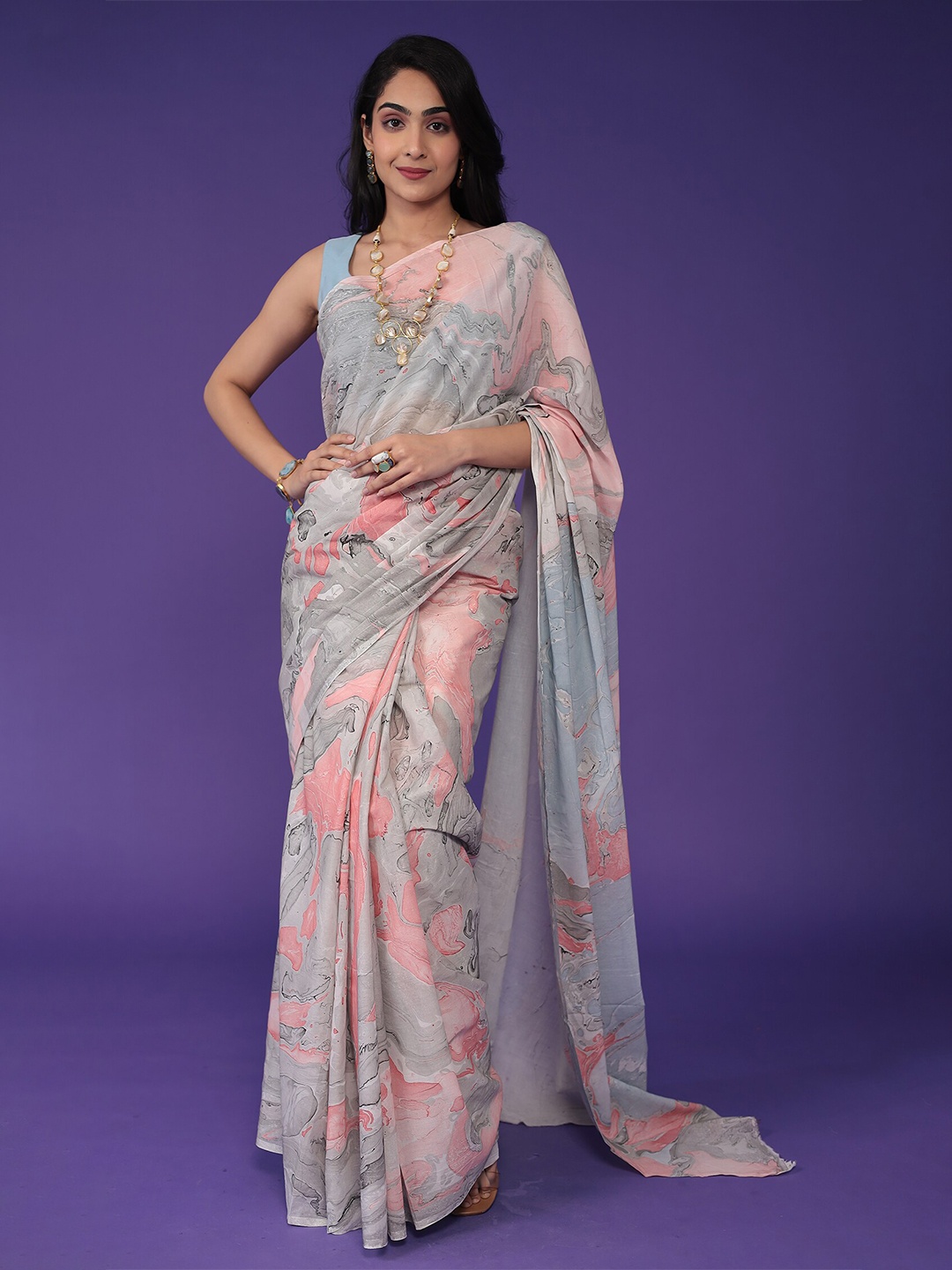 

ZARI Silk Blend Saree, Grey