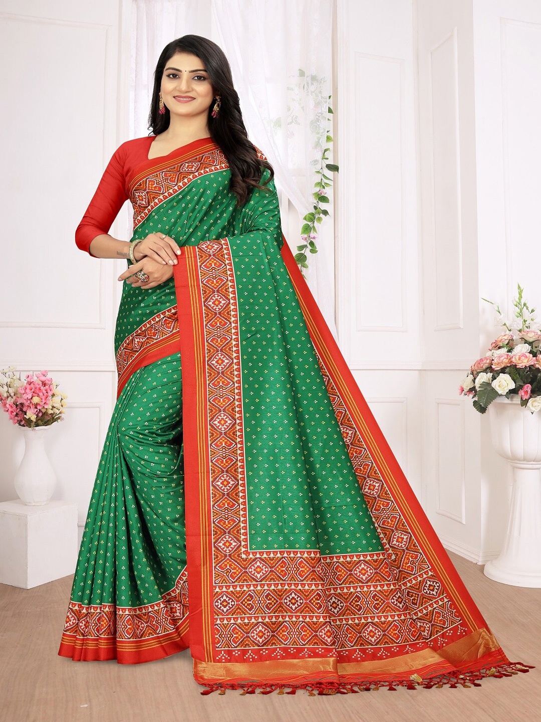 

ARYZE Ethnic Motifs Silk Blend Saree, Green