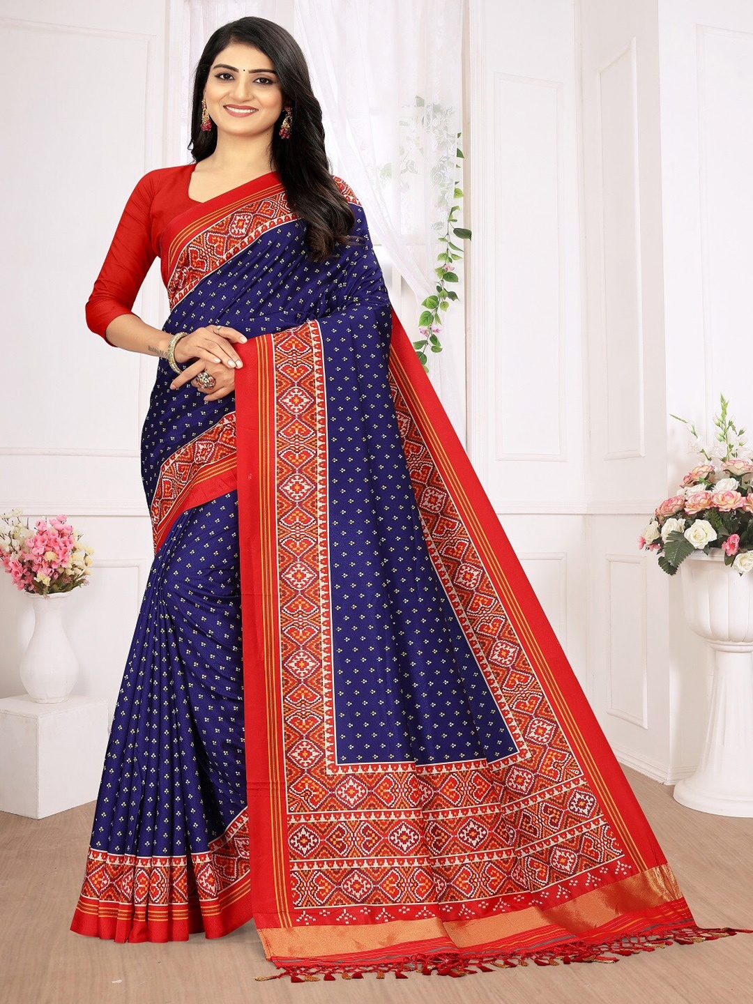 

ARYZE Ethnic Motifs Silk Blend Saree, Navy blue