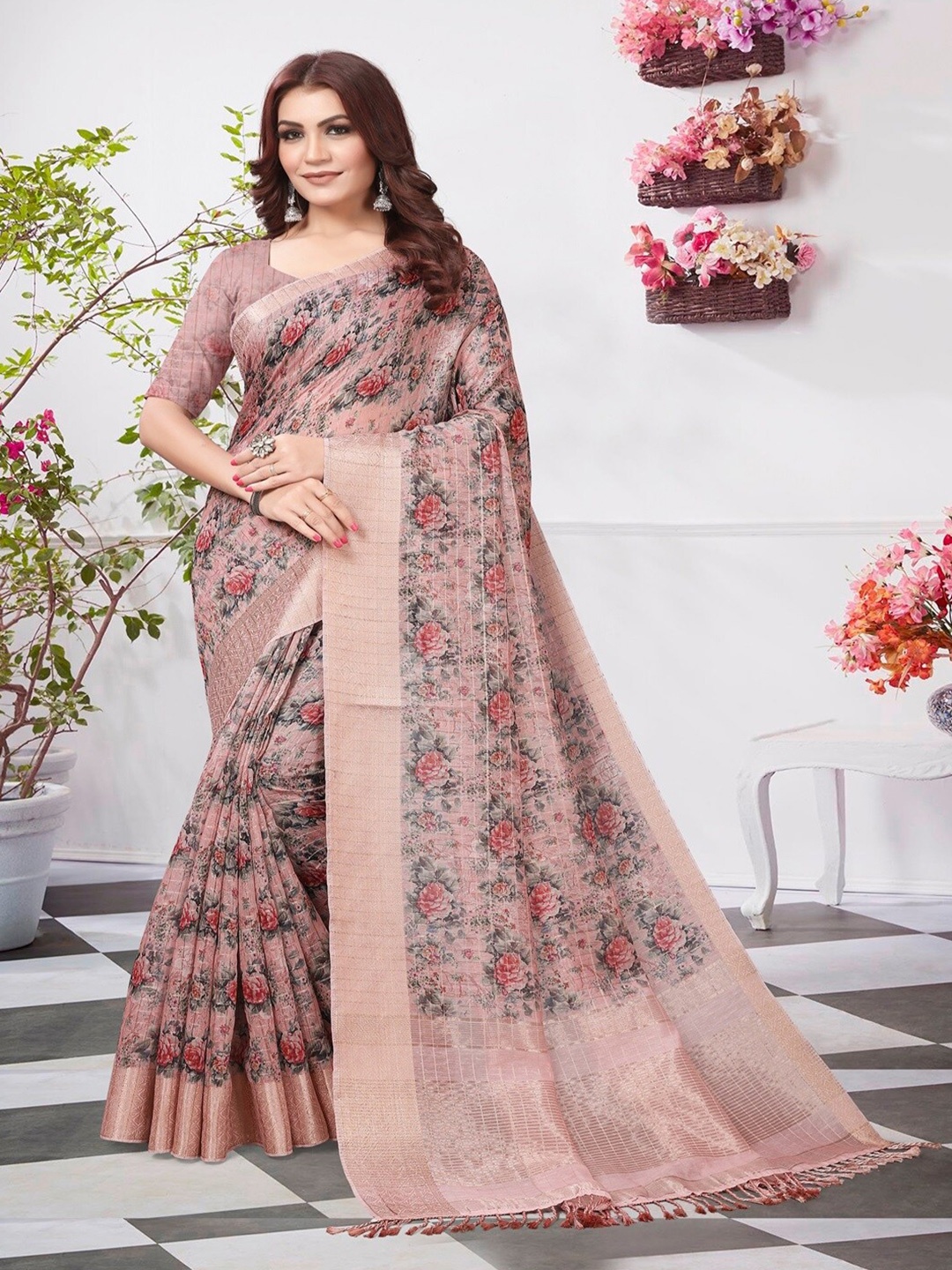 

ARYZE Floral Zari Silk Blend Saree, Pink