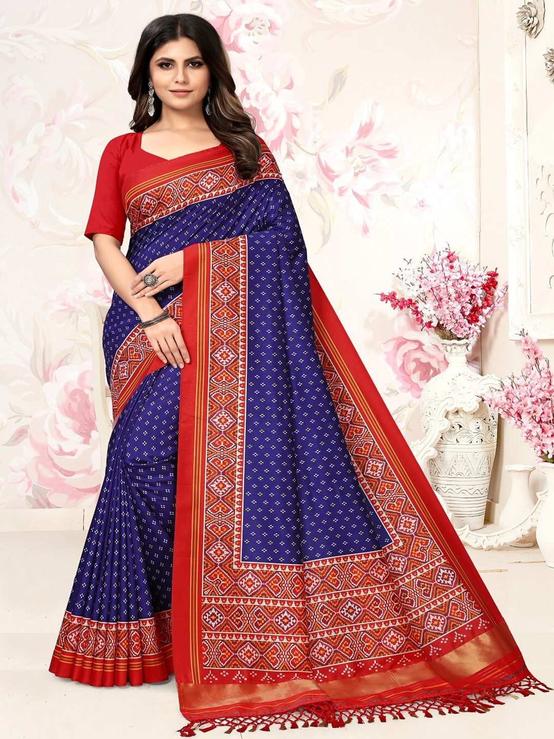 

ARYZE Ethnic Motifs Silk Blend Saree, Navy blue