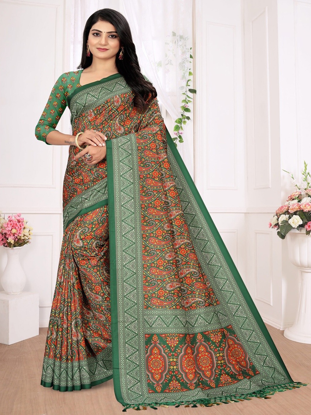 

ARYZE Ethnic Motifs Art Silk Saree, Green