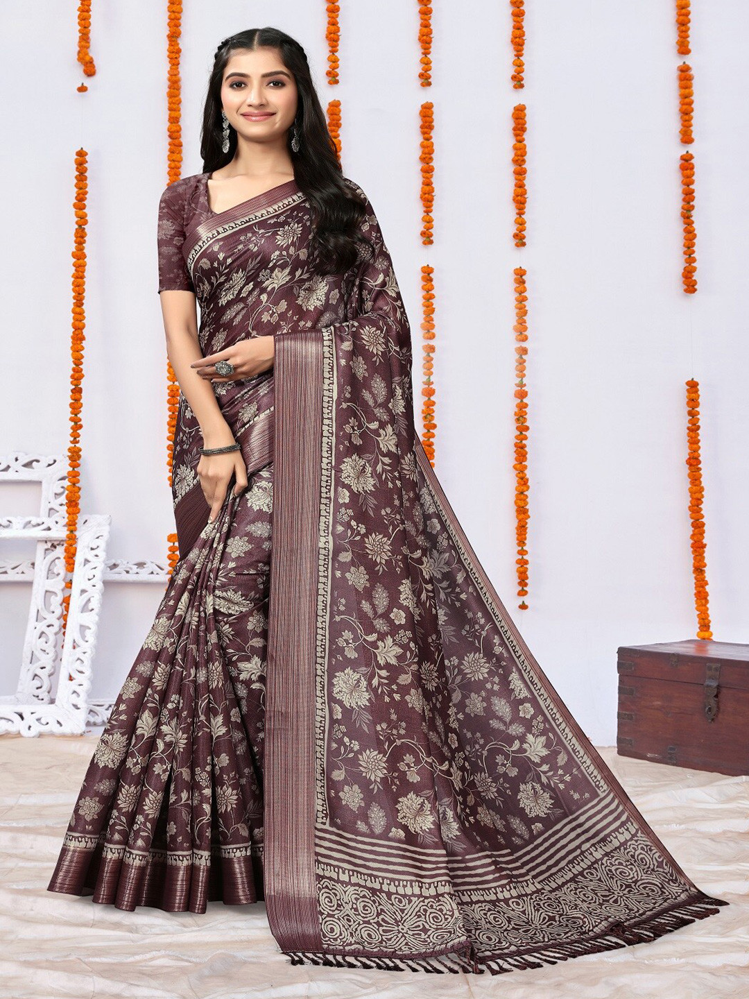 

ARYZE Floral Silk Blend Saree, Maroon