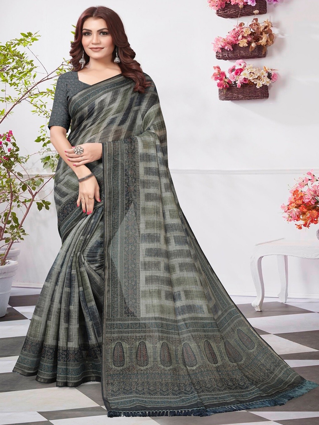 

ARYZE Art Silk Saree, Grey