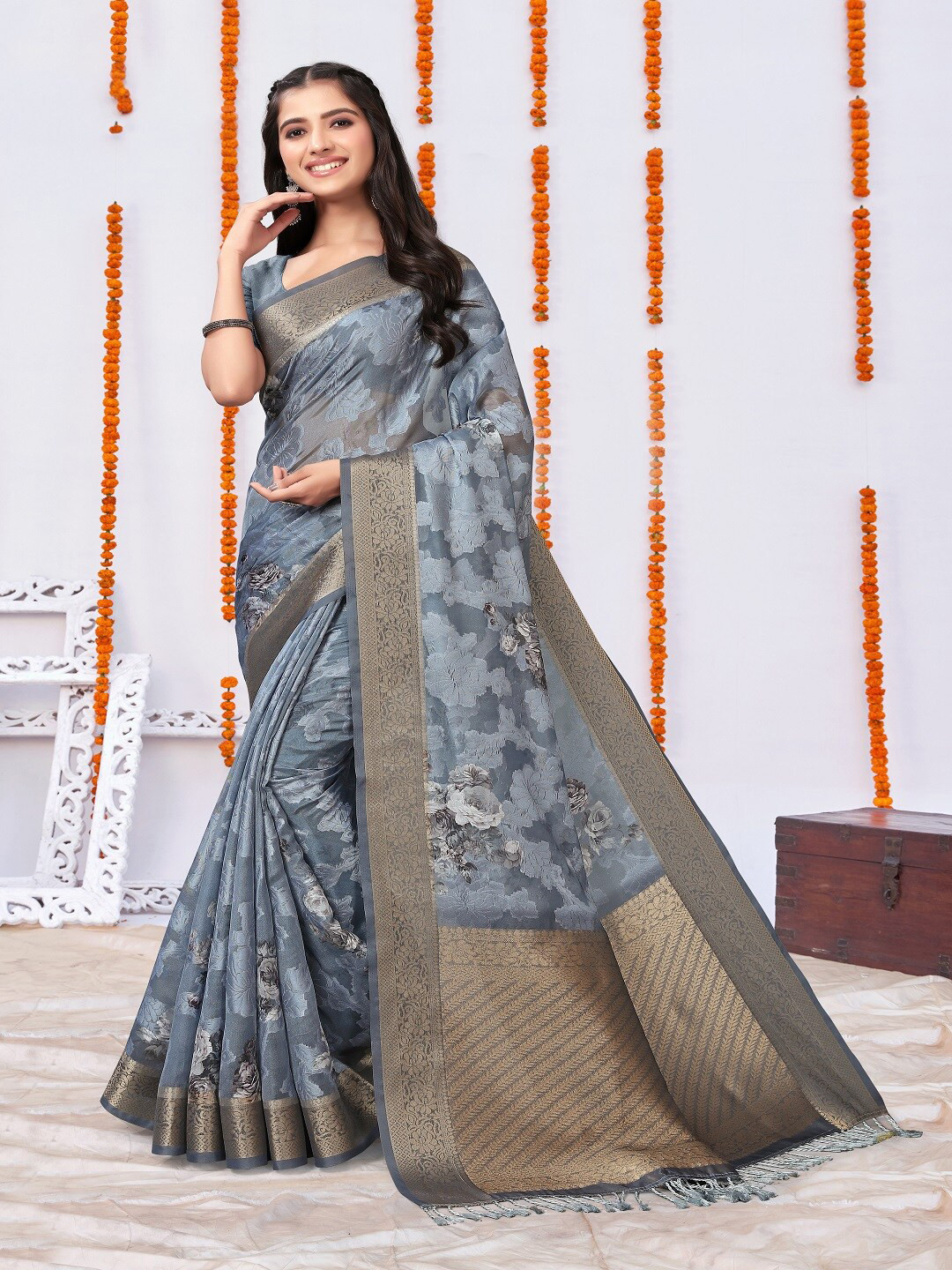 

ARYZE Floral Zari Silk Blend Saree, Grey
