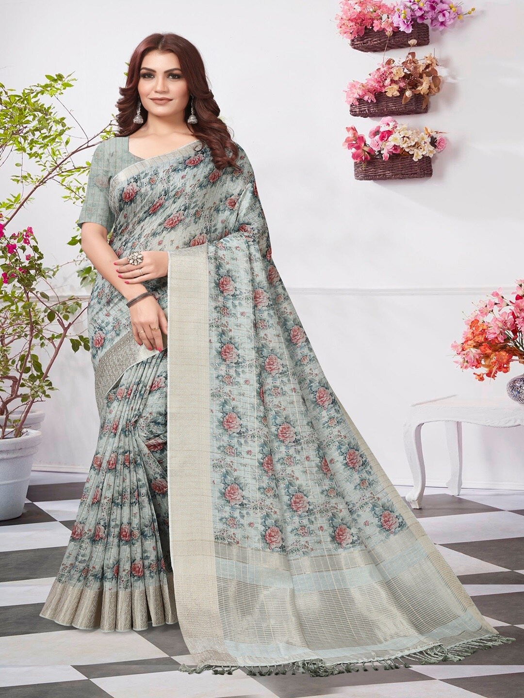 

ARYZE Floral Zari Silk Blend Saree, Blue