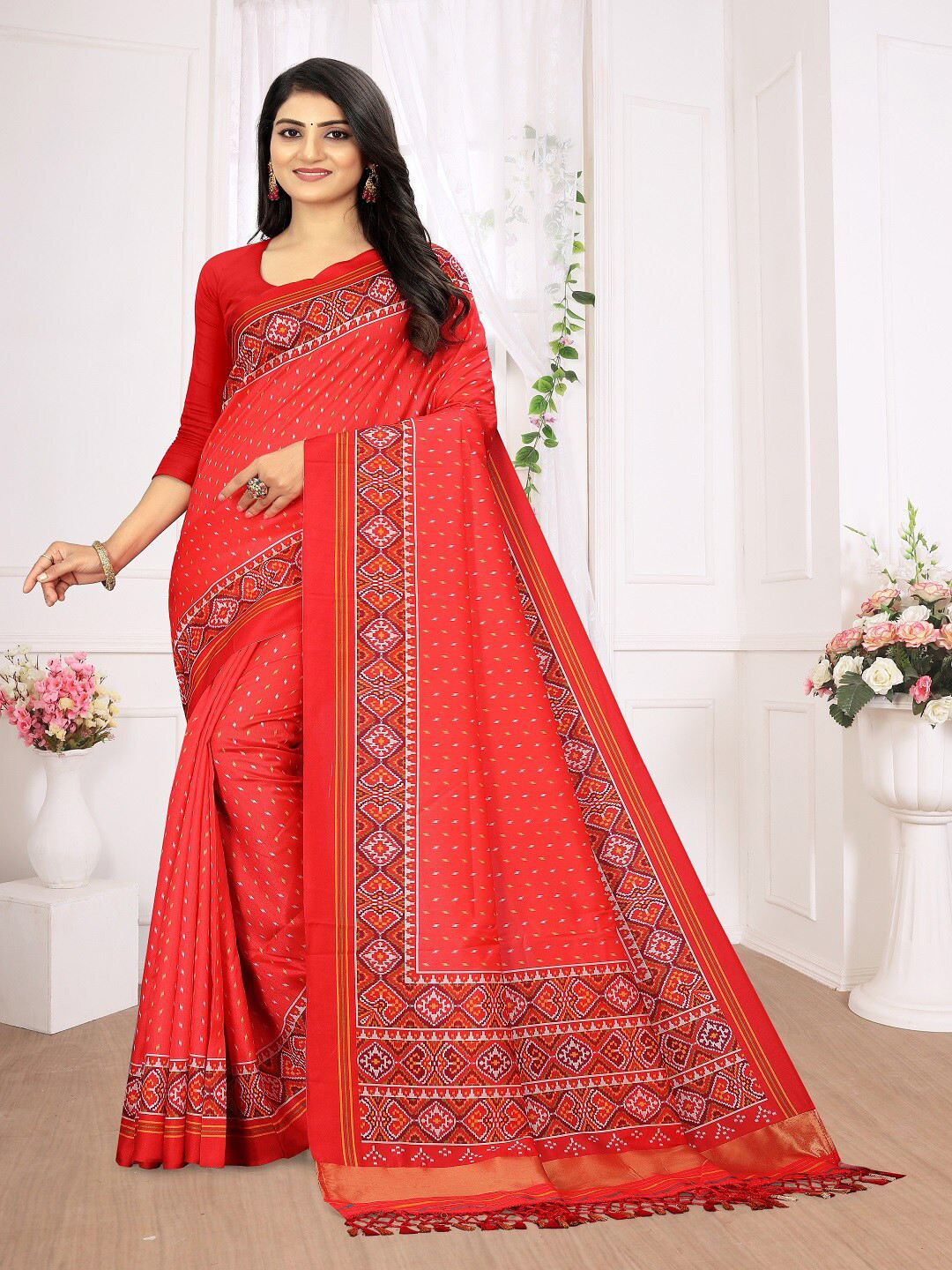 

ARYZE Ethnic Motifs Silk Blend Saree, Red