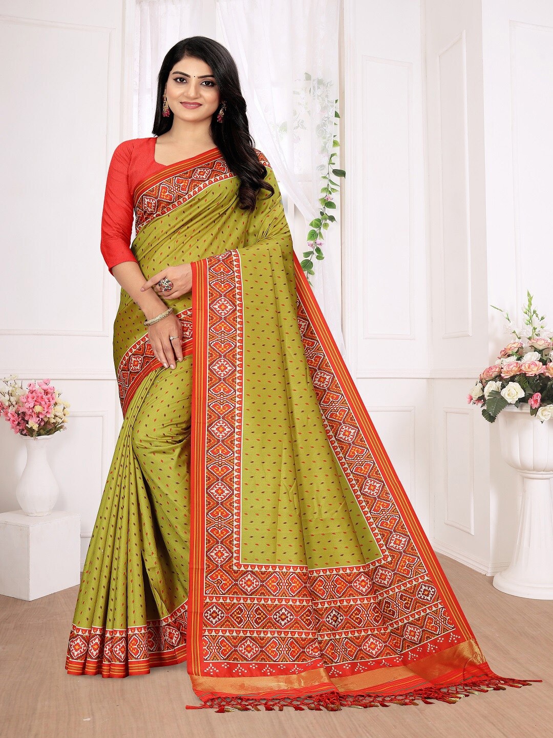 

ARYZE Ethnic Motifs Silk Blend Saree, Olive