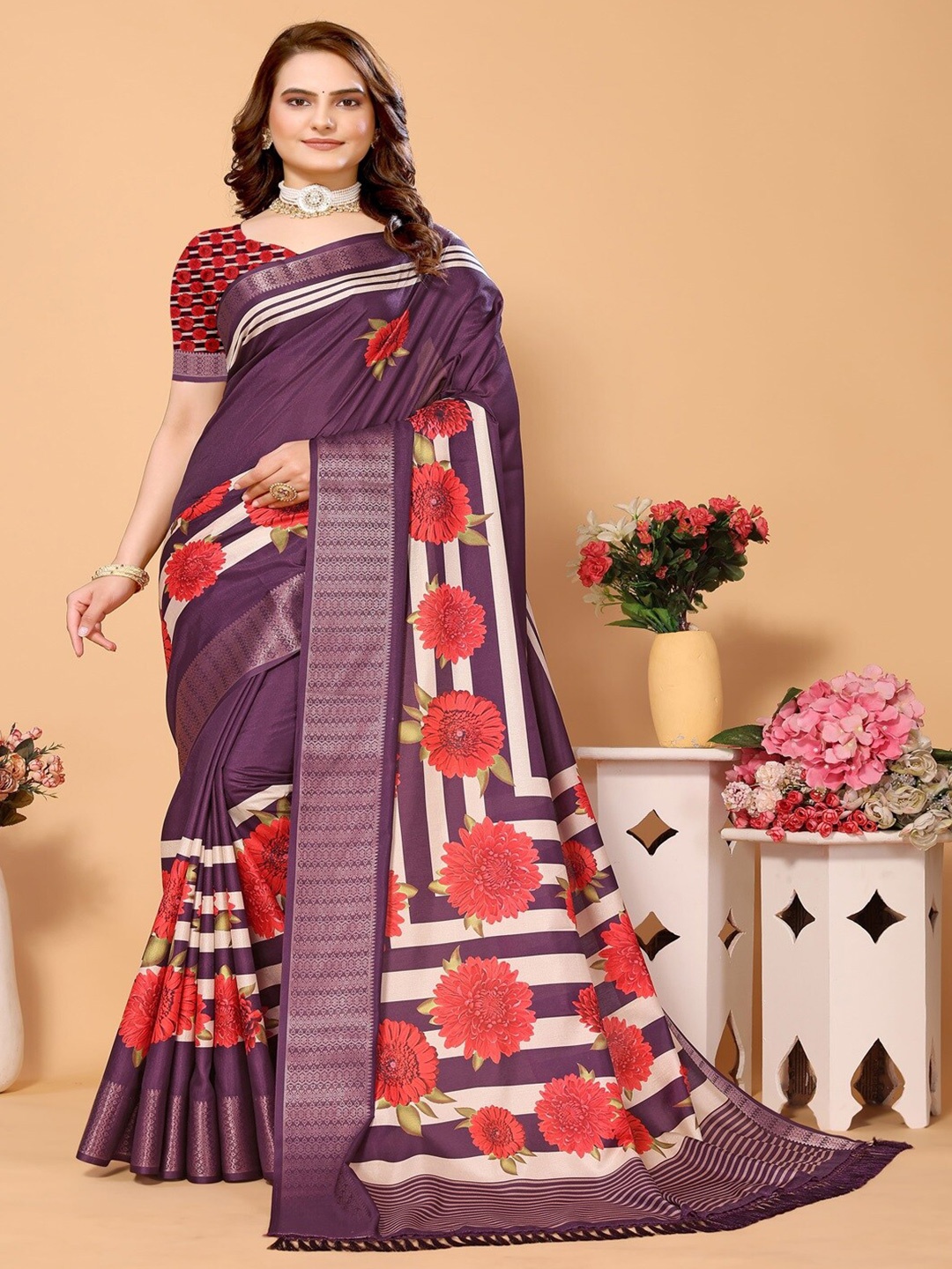 

ARYZE Floral Zari Silk Blend Saree, Purple