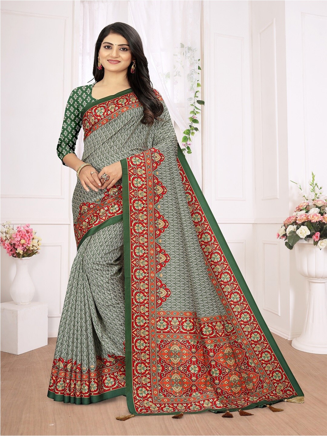 

ARYZE Ethnic Motifs Silk Blend Saree, Green