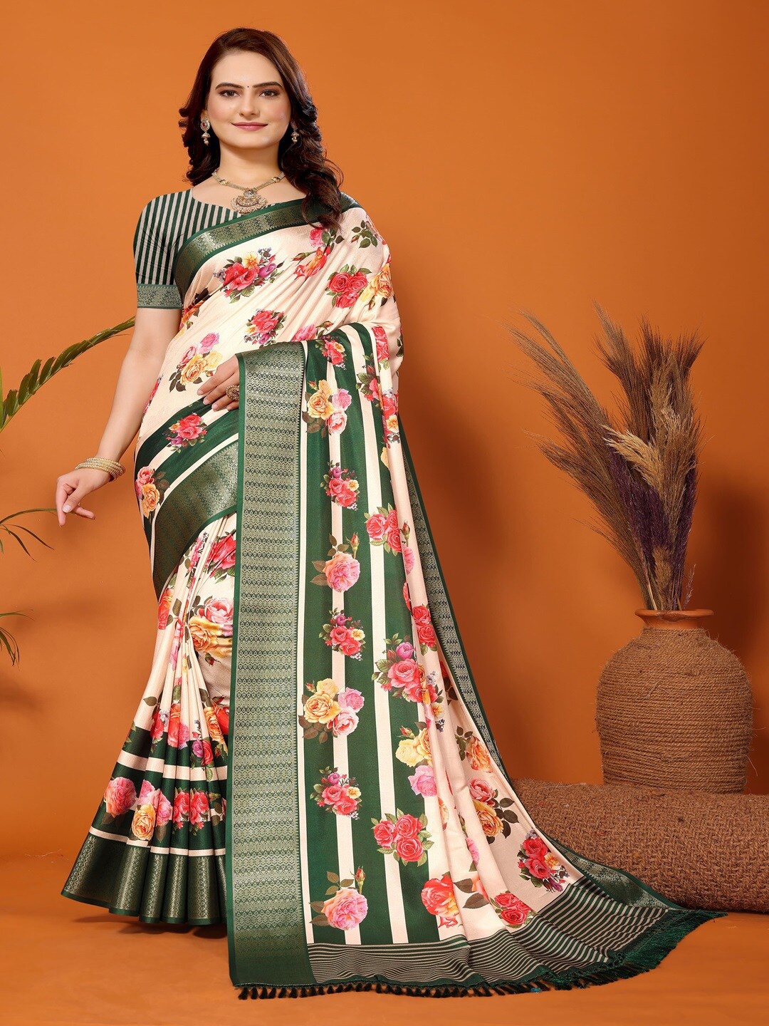 

ARYZE Floral Zari Silk Blend Saree, Green