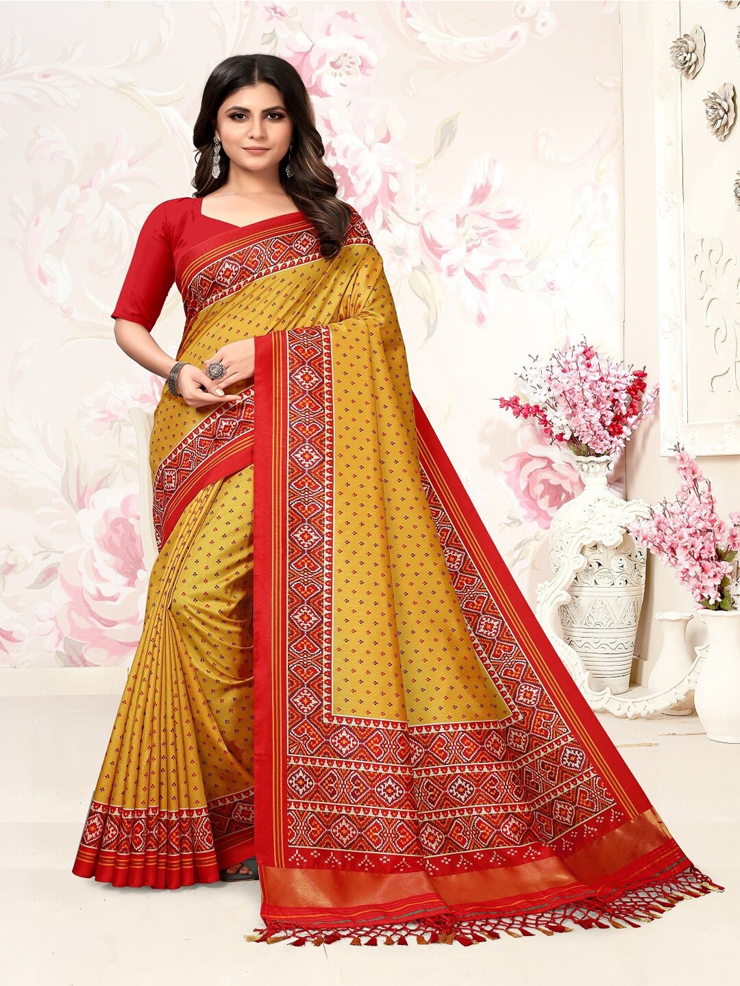 

ARYZE Ethnic Motifs Zari Silk Blend Saree, Yellow