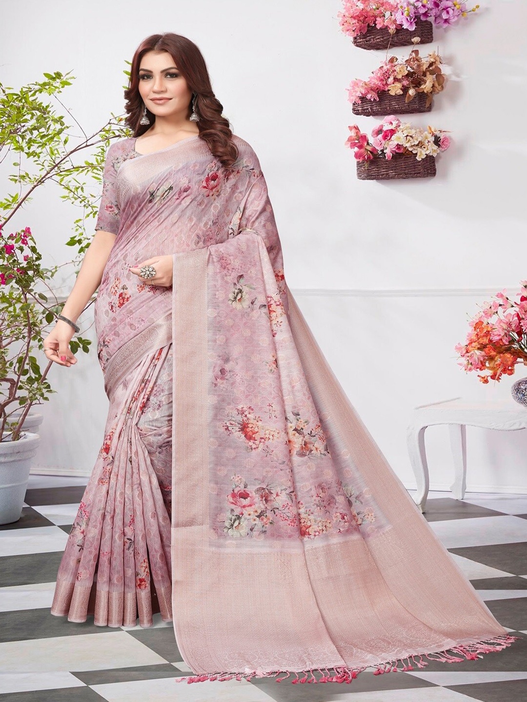 

ARYZE Floral Zari Silk Blend Saree, Purple