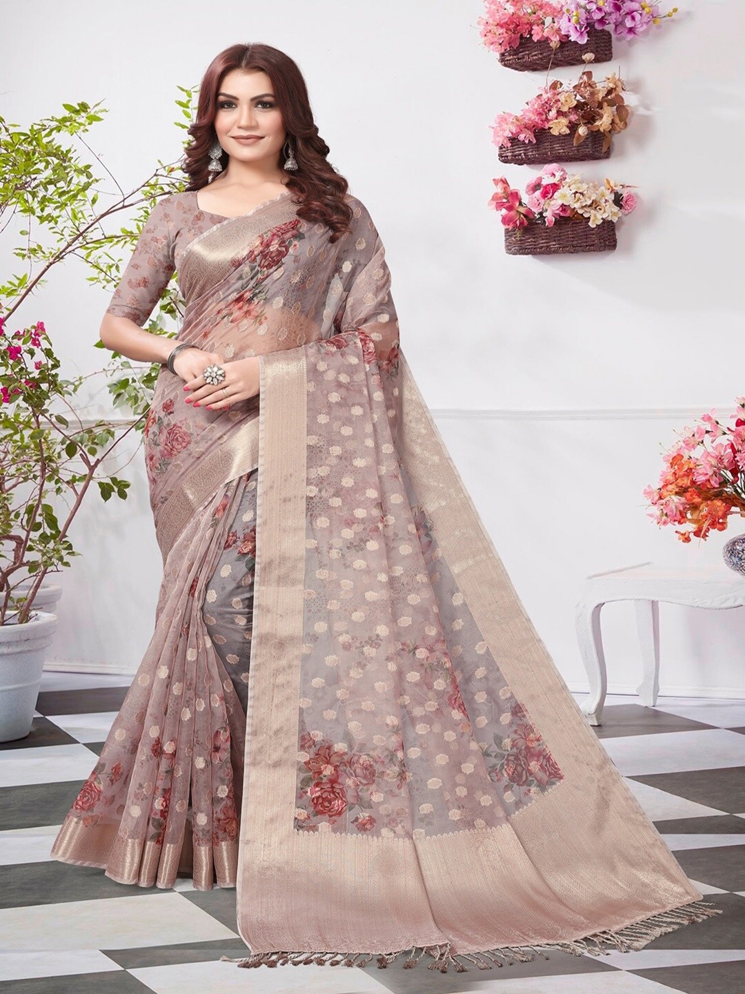 

ARYZE Floral Zari Silk Blend Saree, Mauve