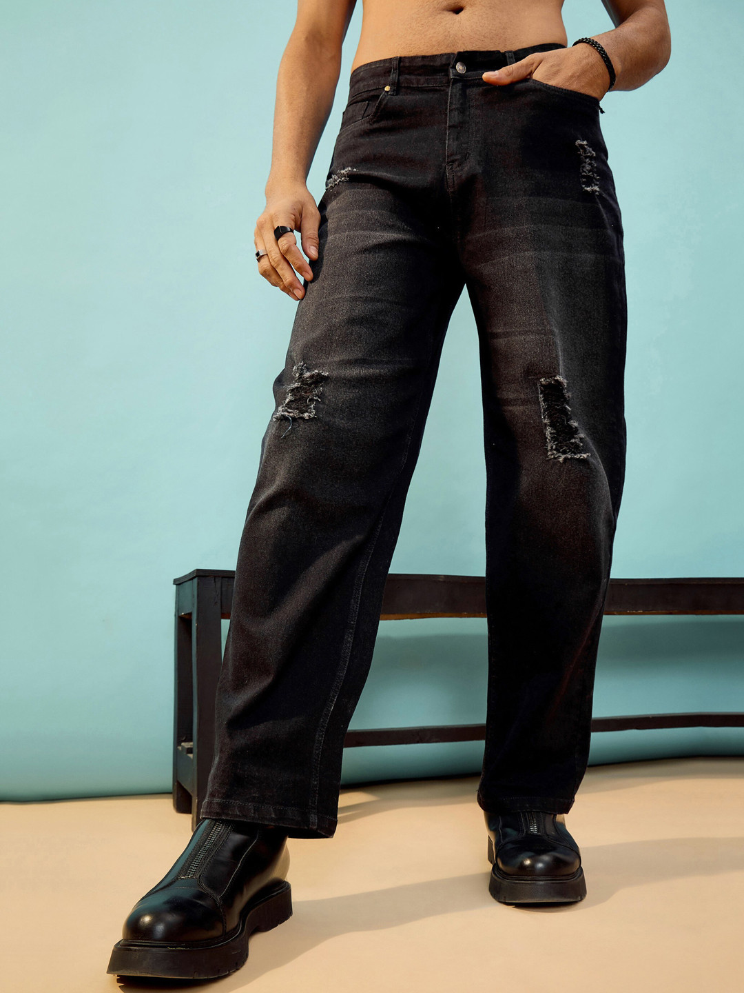 

MASCLN SASSAFRAS Men Relaxed Fit Mildly Distressed Light Fade Acid Wash Jeans, Black
