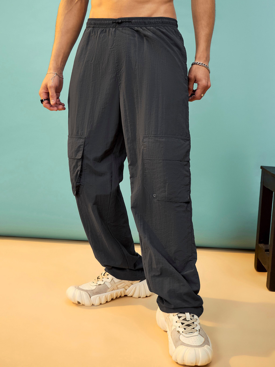 

MASCLN SASSAFRAS Men Grey Parachute Loose Fit Mid-Rise Cargos Trouser