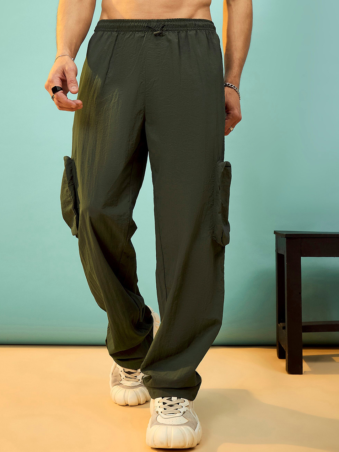 

MASCLN SASSAFRAS Men Olive Loose Fit Mid-Rise Cargos Trouser