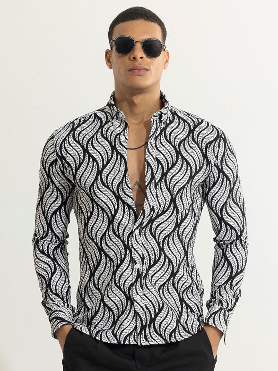 

Snitch White & Black Abstract Printed Classic Slim Fit Casual Shirt