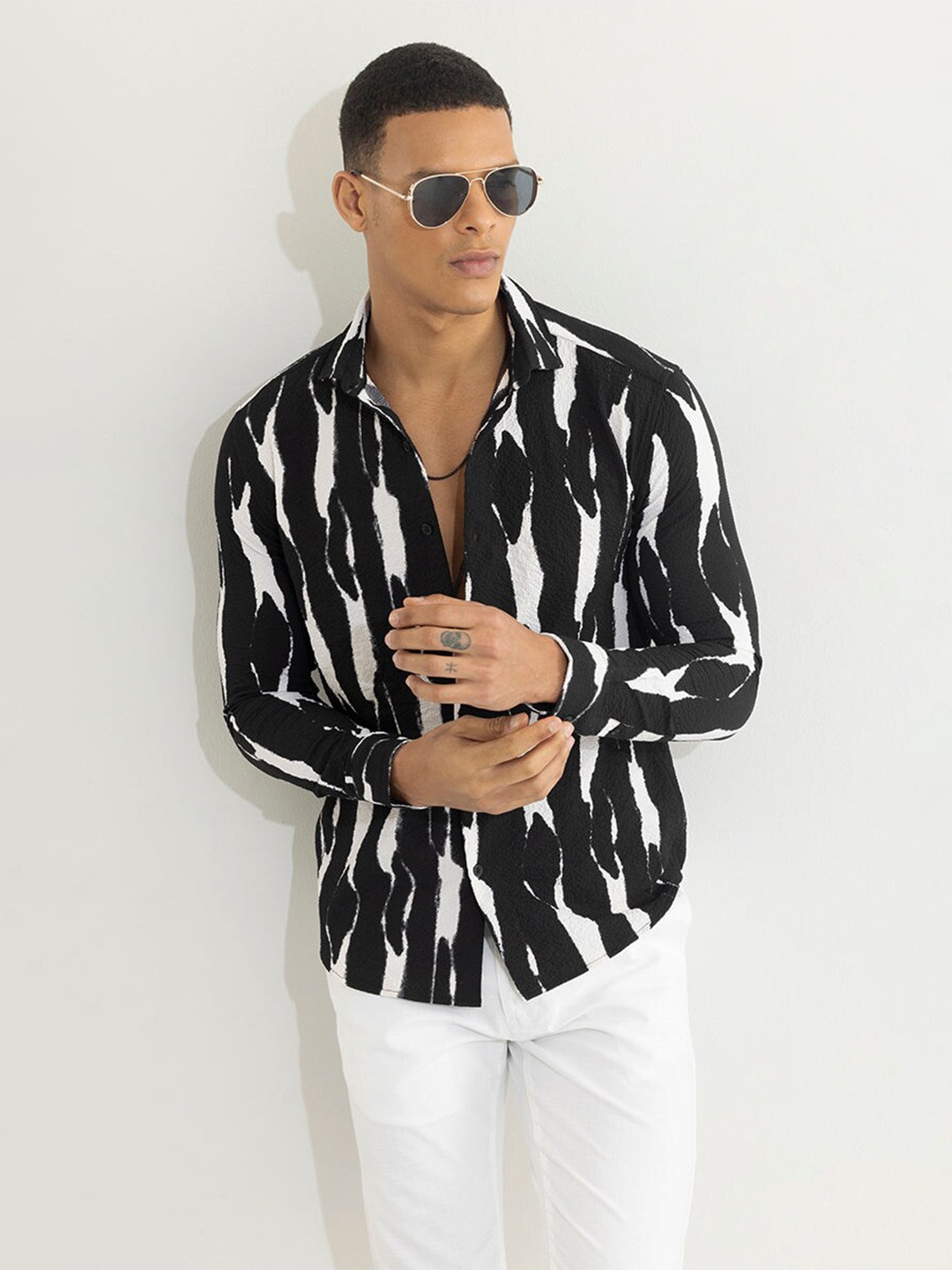 

Snitch White & Black Abstract Printed Classic Slim Fit Casual Shirt