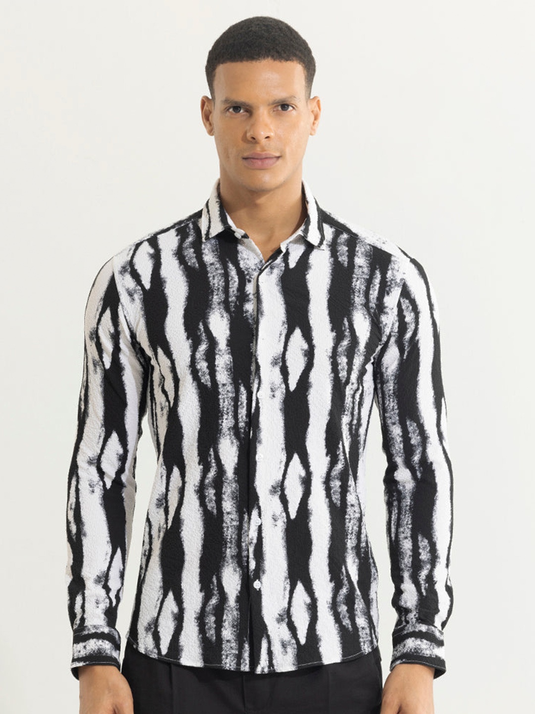 

Snitch White & Black Abstract Printed Classic Slim Fit Casual Shirt