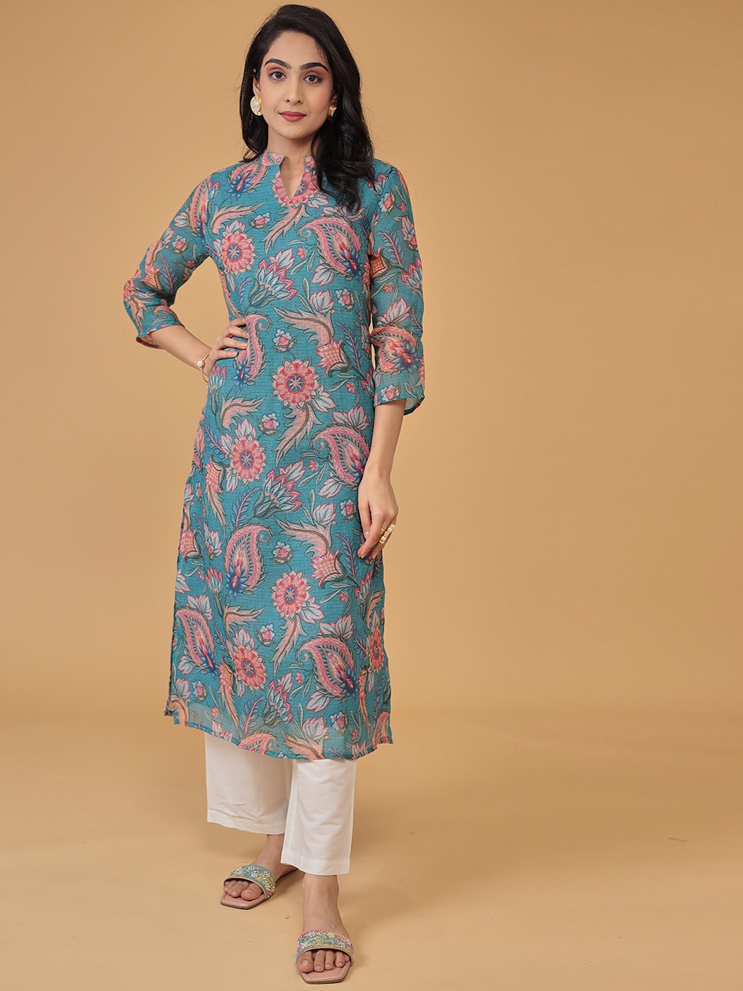 

ZARI Women Floral Printed Regular Pure Cotton Kurta with Trousers, Blue