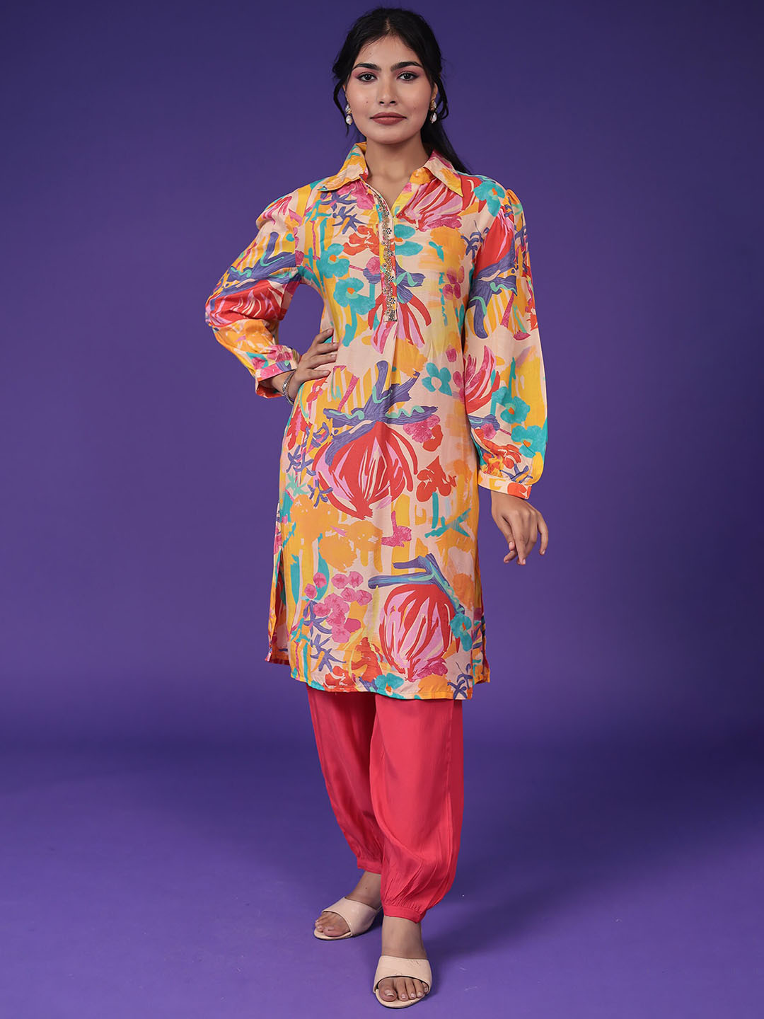 

ZARI Women Floral Printed Regular Kurta with Trousers, Orange