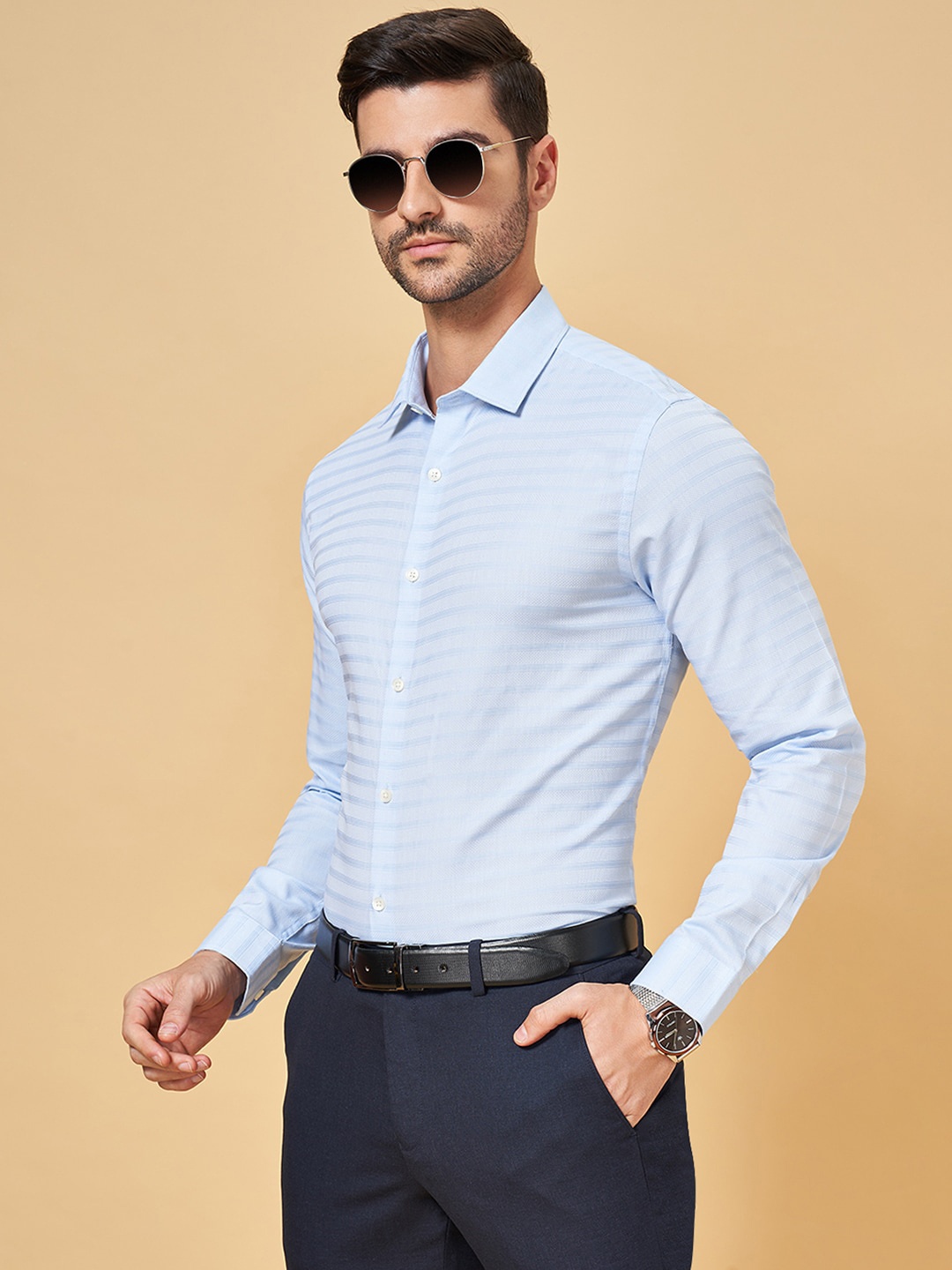 

Peregrine by Pantaloons Spread Collar Slim Fit Horizontal Stripes Opaque Shirt, Blue