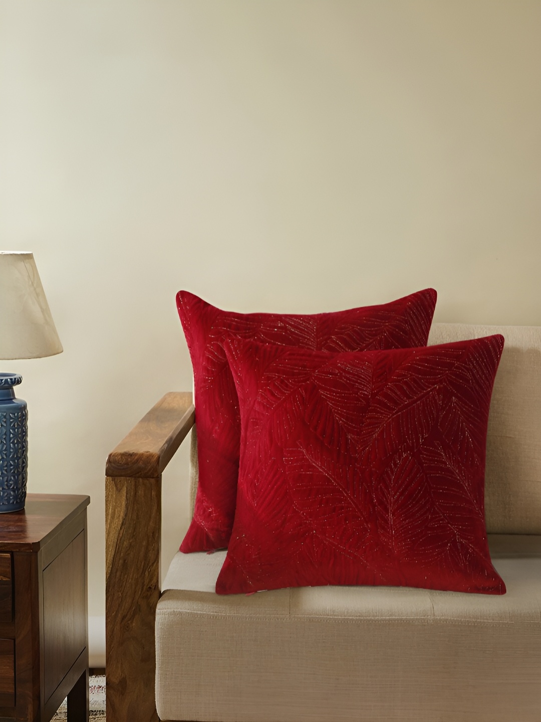 

Aura Maroon & Gold-Toned Set of 2 Floral Velvet Square Cushion Covers