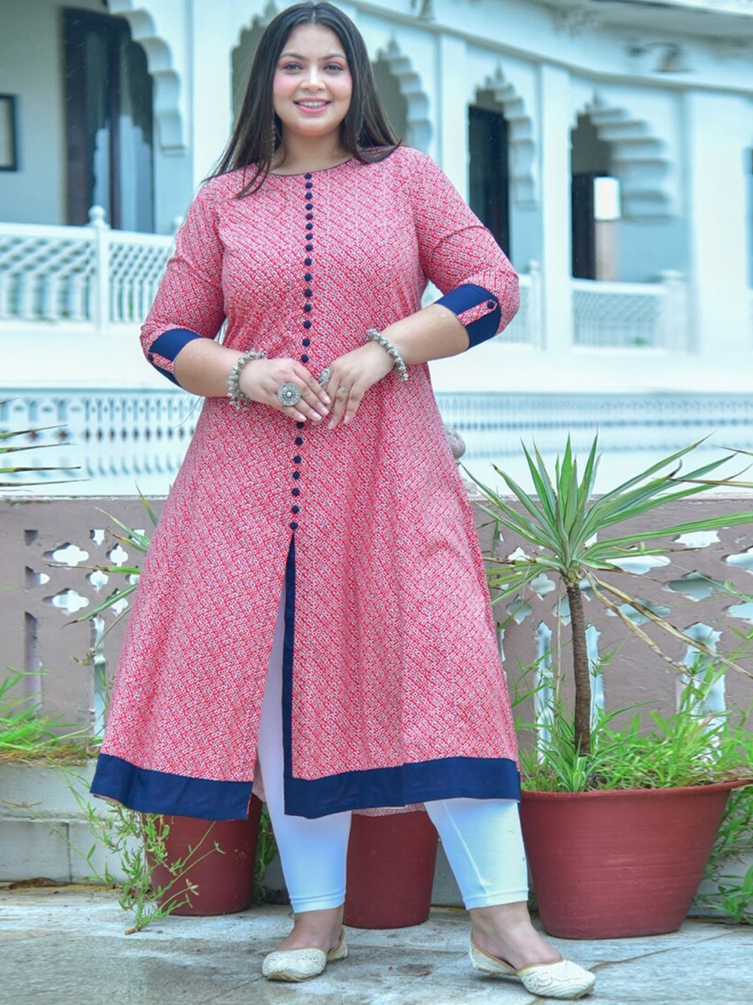 

KALINI Geometric Round Neck Kurta, Pink