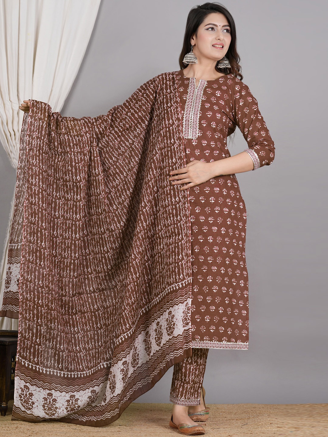 

ZOYOTO Women Ethnic Motifs Printed Regular Gotta Patti Pure Cotton Kurta with Trousers & With Dupatta, Brown