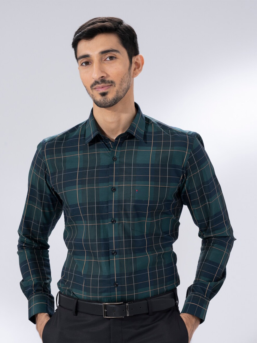 

Sero Spread Collar Long Sleeves Smart Tailored Fit Checked Cotton Formal Shirt, Green