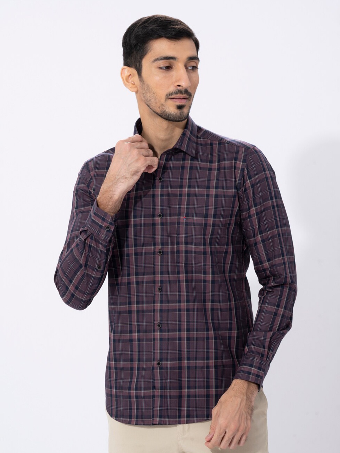 

Sero Spread Collar Long Sleeves Smart Tailored Fit Checked Cotton Formal Shirt, Maroon