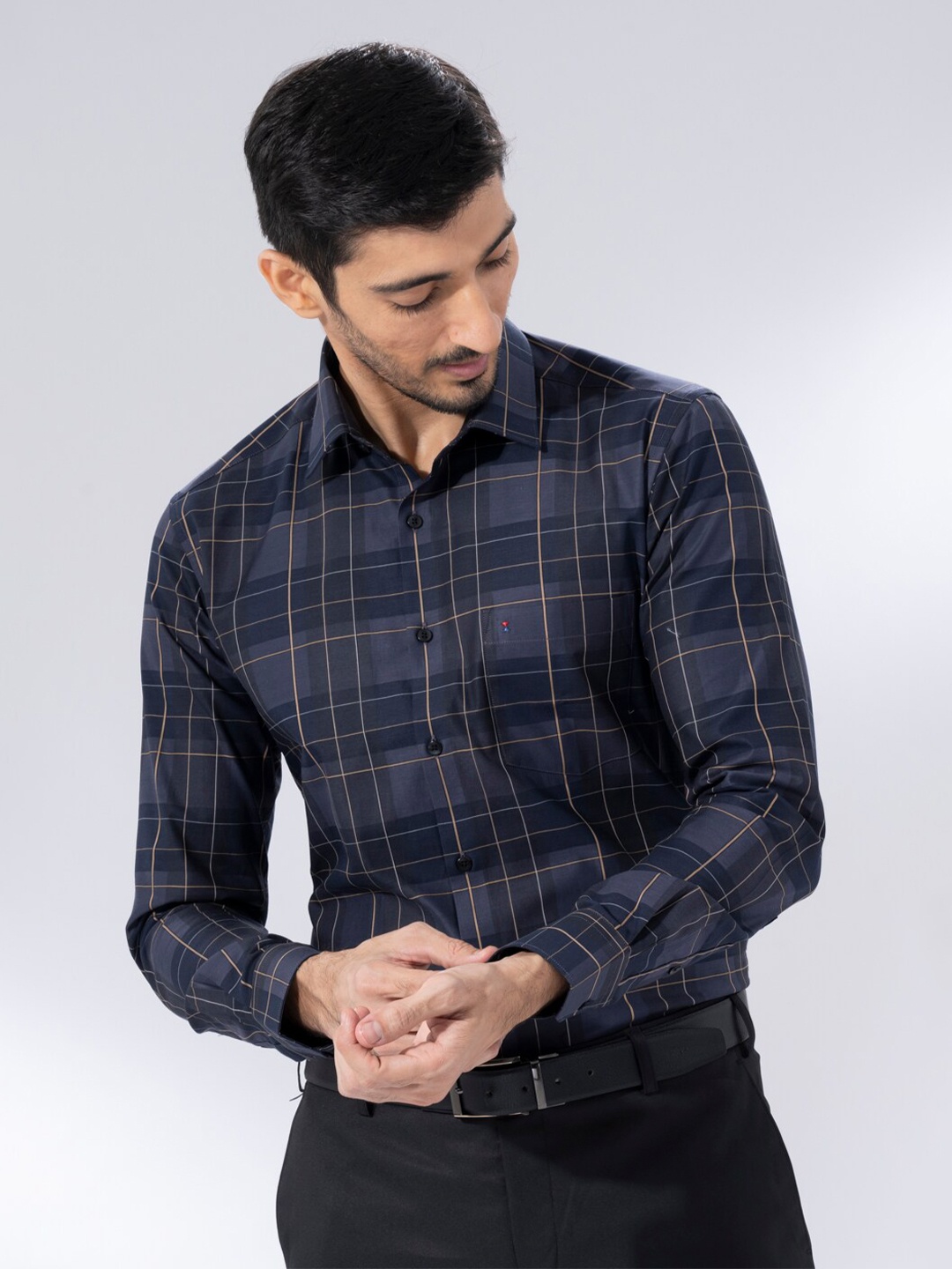 

Sero Spread Collar Long Sleeves Smart Tailored Fit Tartan Checks Cotton Formal Shirt, Black