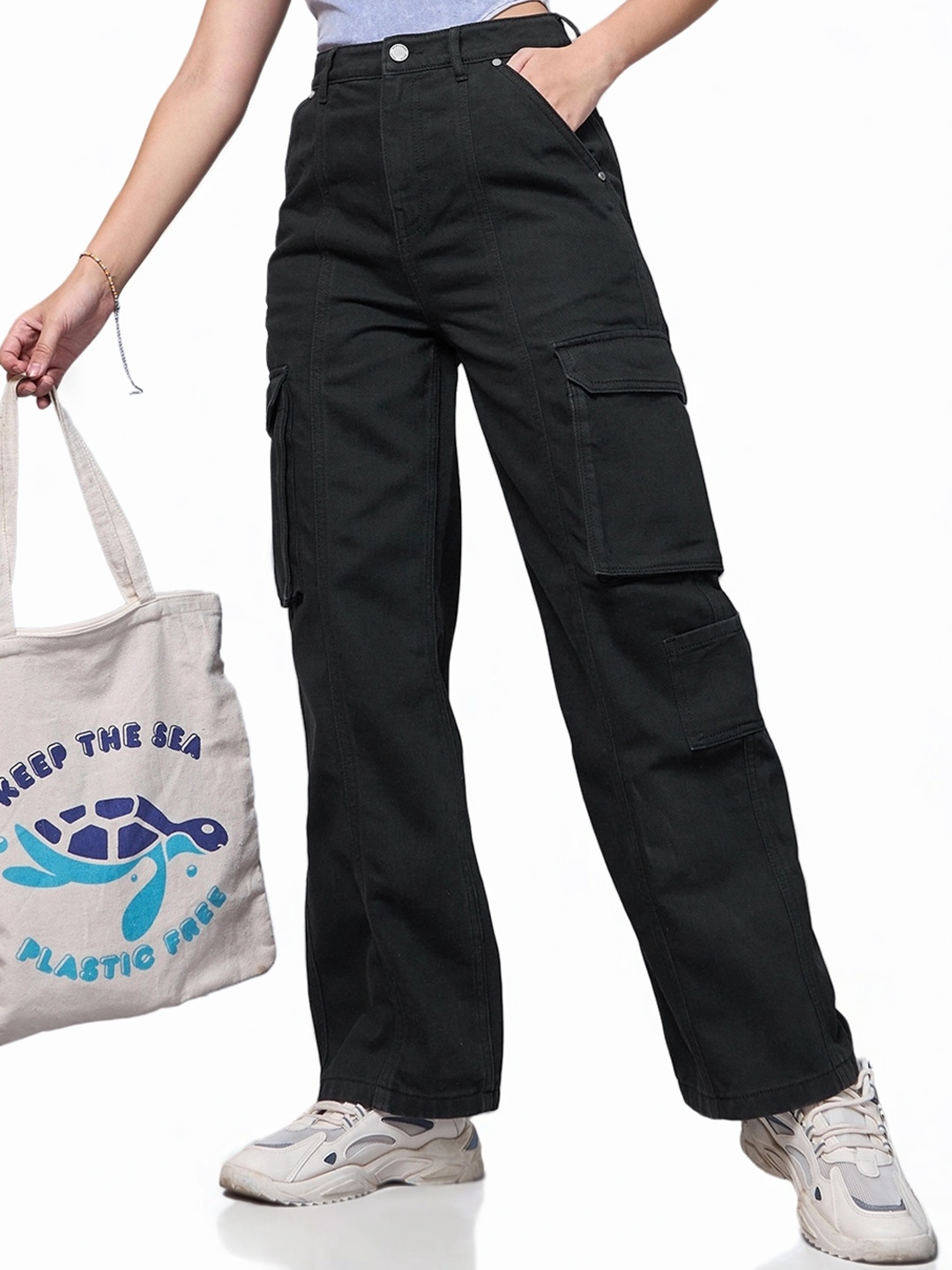 

Bewakoof Women Straight Fit High-Rise Cotton Cargo Jeans, Black
