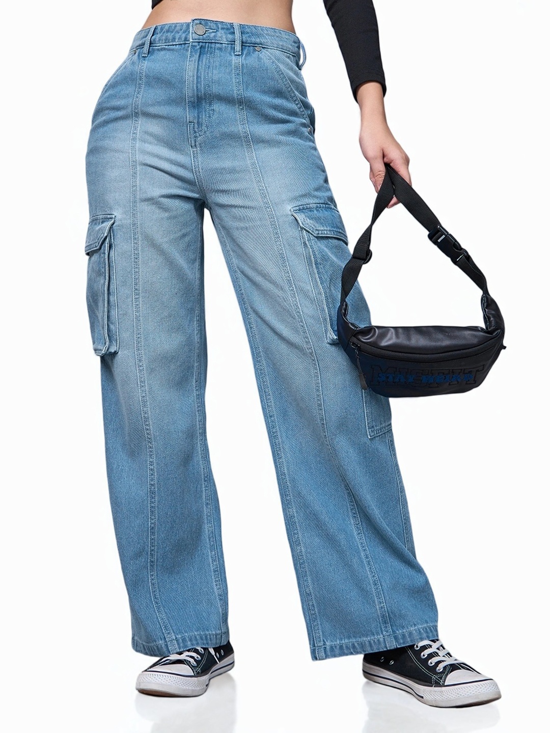 

Bewakoof Women Straight Fit High-Rise Light Fade Cotton Cargo Jeans, Blue