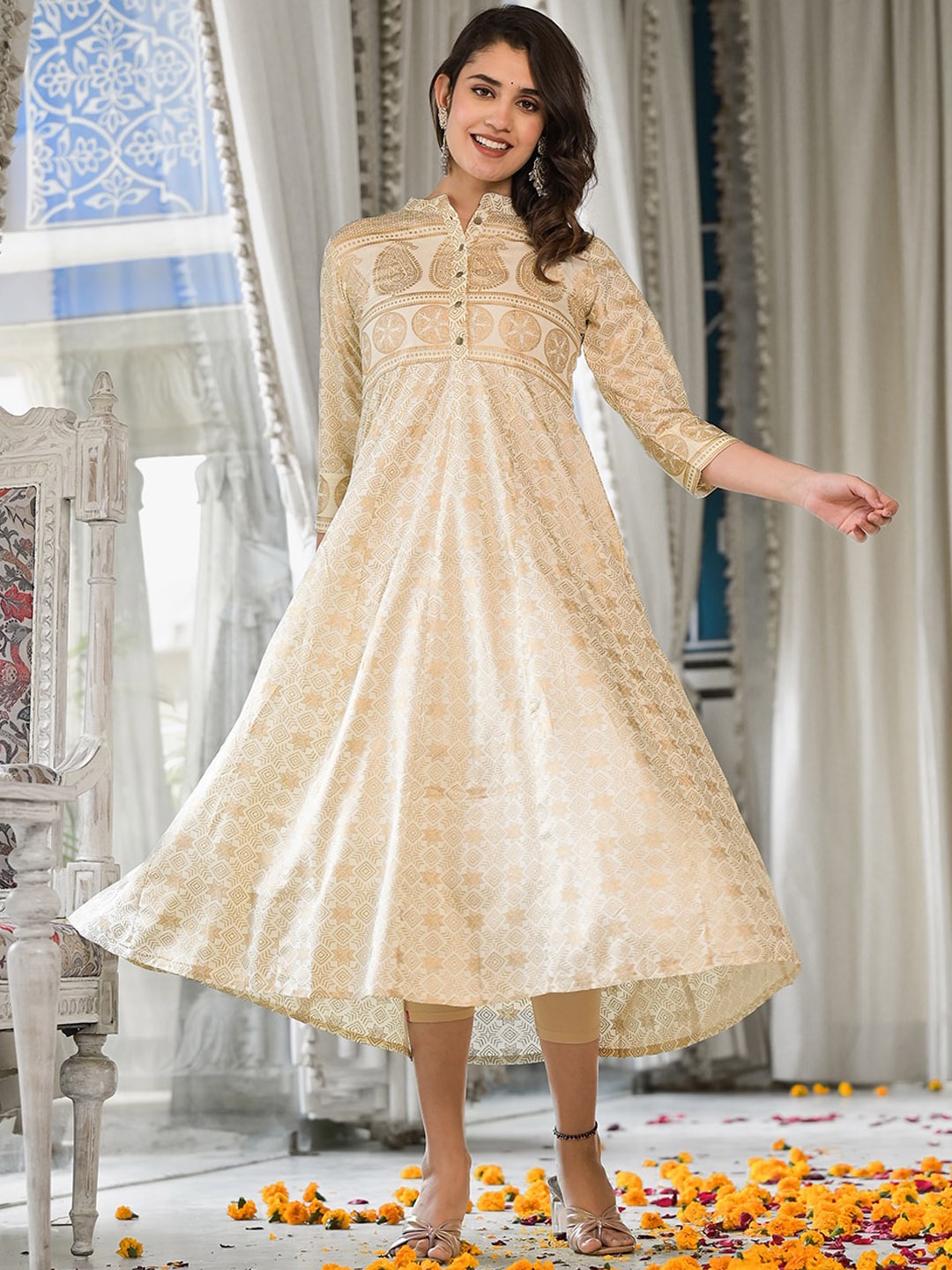 

Varanga Off White Ethnic Motifs Printed Mandarin Collar Anarkali Kurta