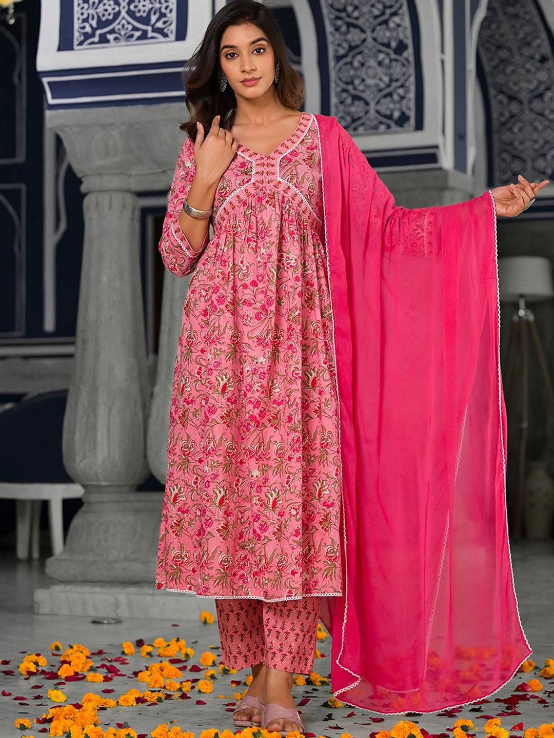 

Varanga Women Floral Printed Empire Pure Cotton Kurta with Trousers & With Dupatta, Pink