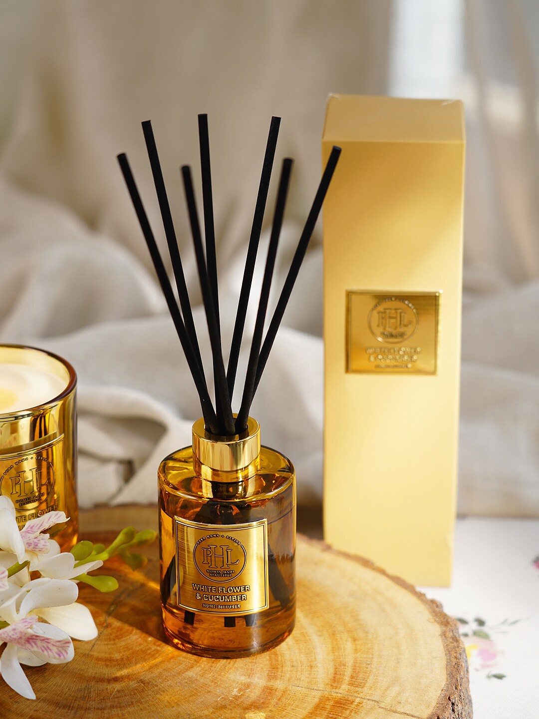 

Pure Home and Living Yellow & White Flower & Cucumber Scented Reed Diffuser