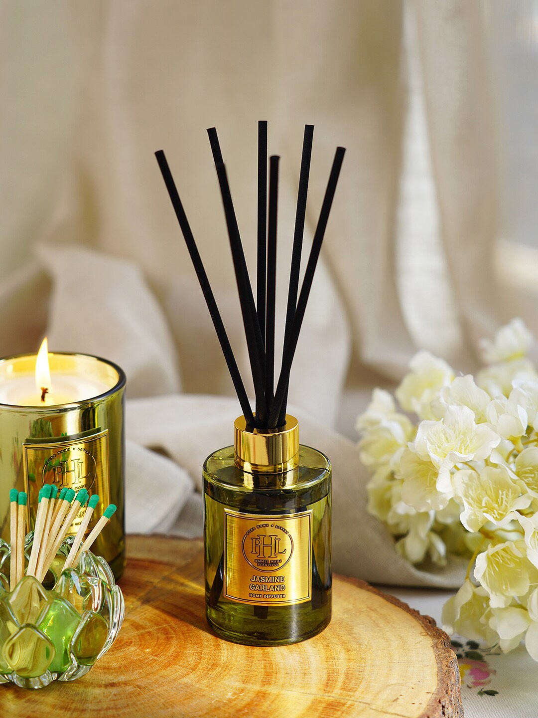 

Pure Home and Living Green Jasmine Garland Scented Reed Diffuser