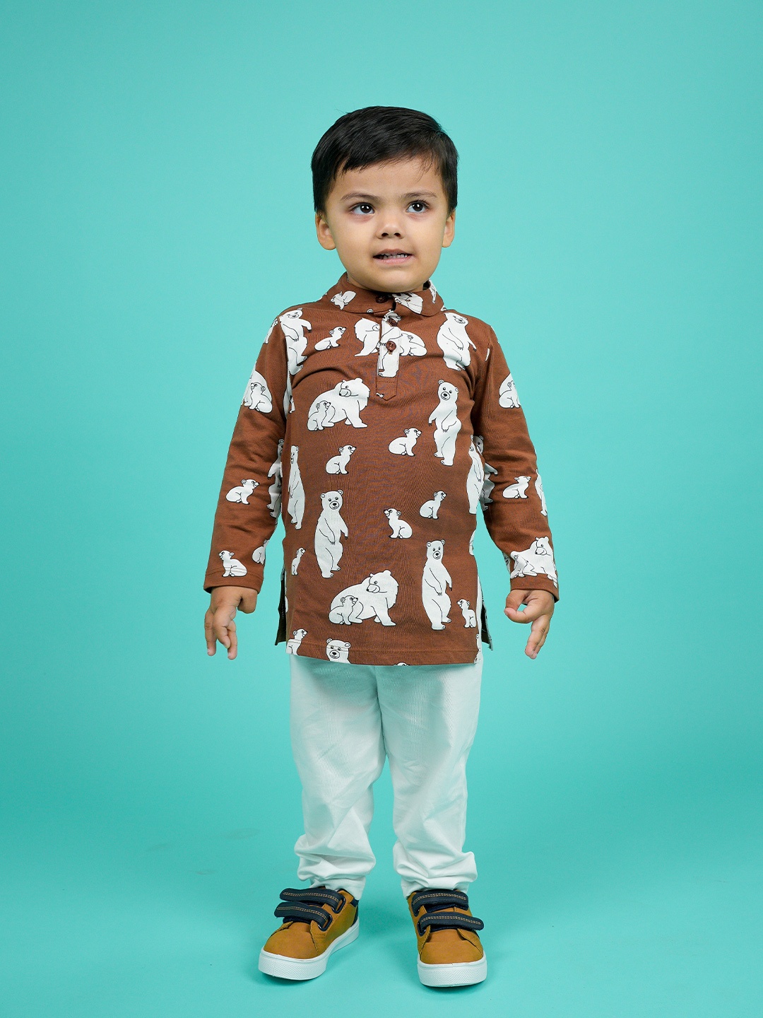 

BE AWARA Boys Printed Regular Pure Cotton Kurta with Pyjamas, Brown